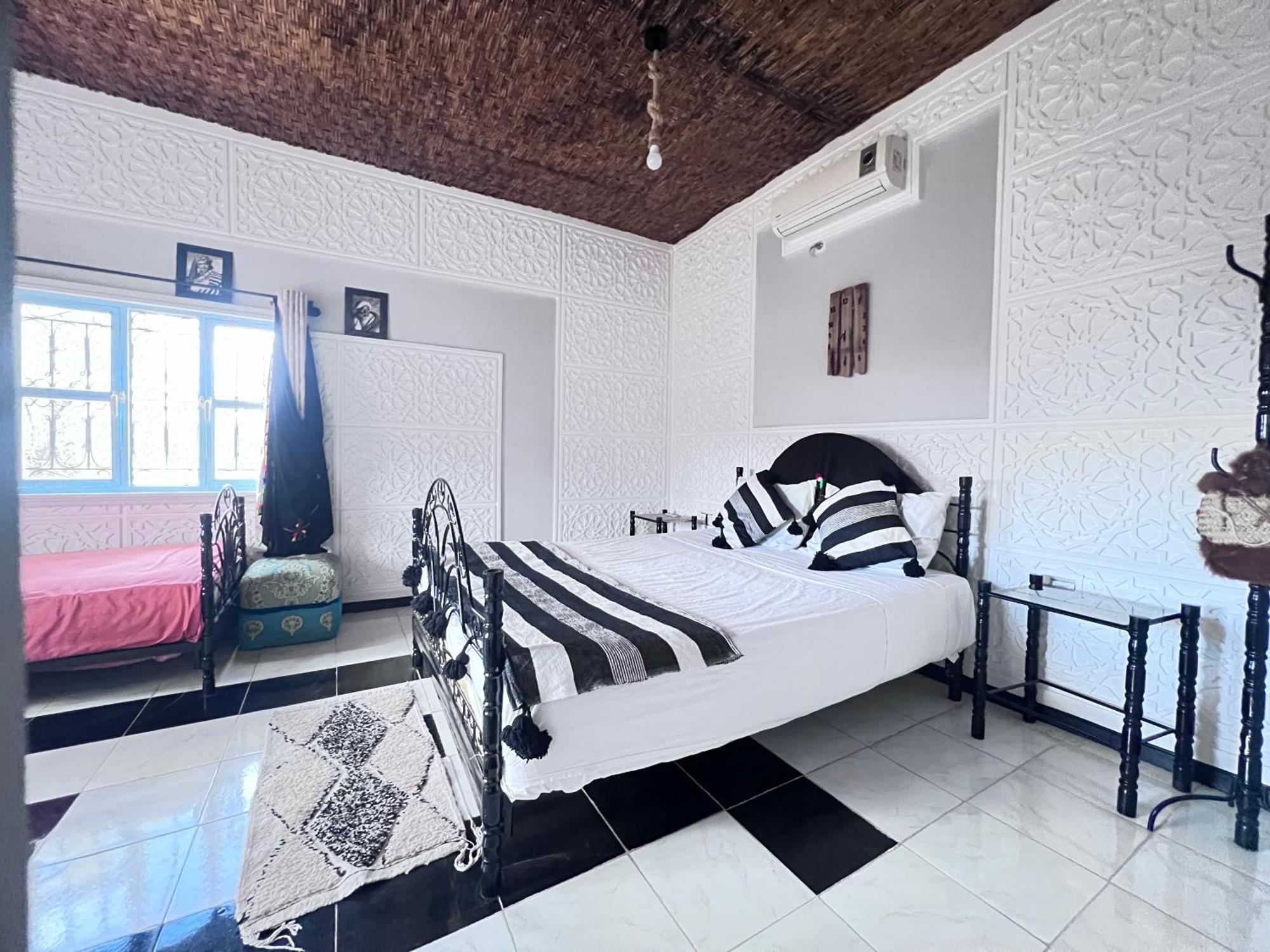 La Maison Traditionnelle Hotel Et Guesthouse Tafraout Luaran gambar